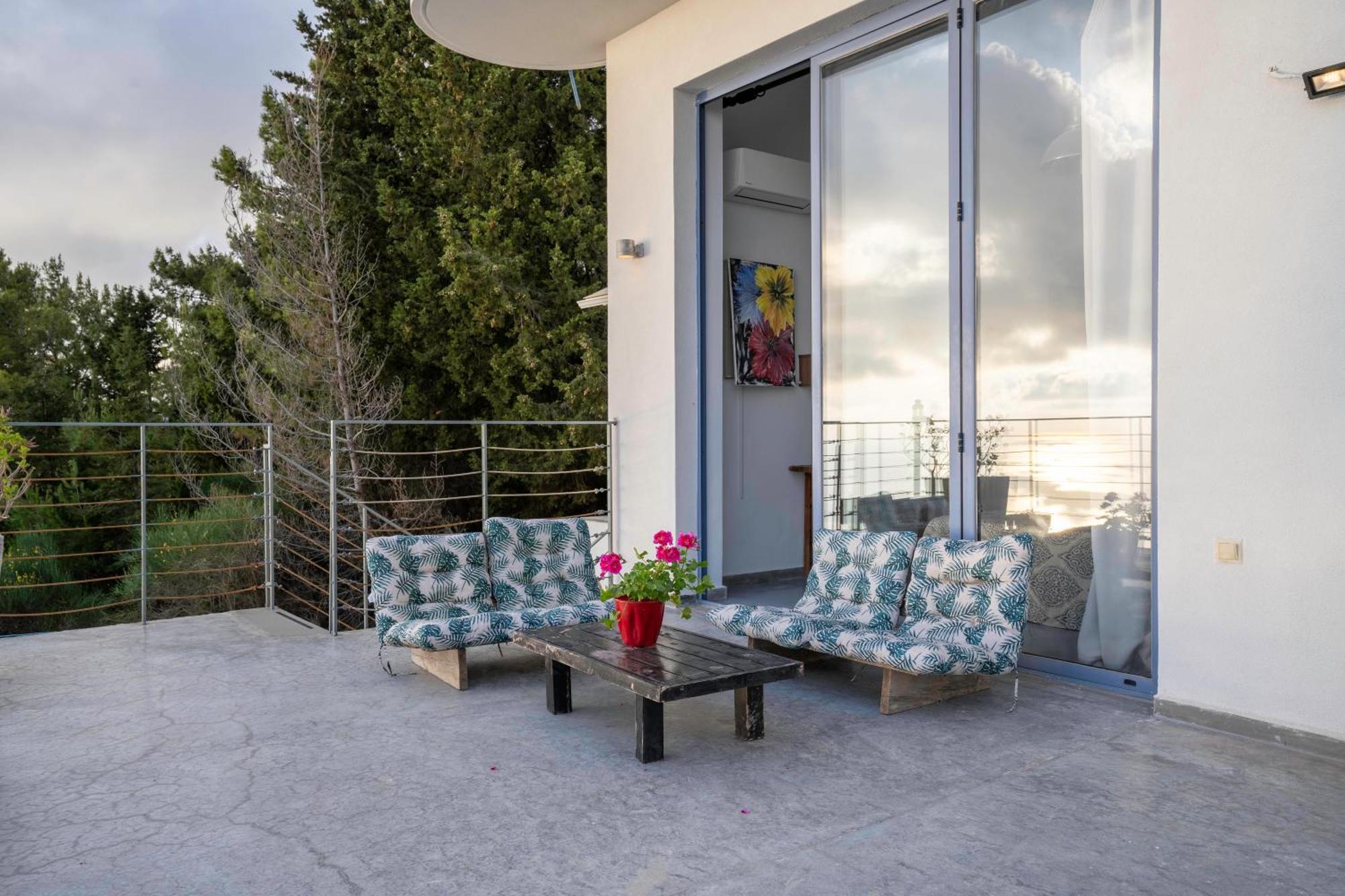 Serenity Boutique Suites Athánion Exterior foto